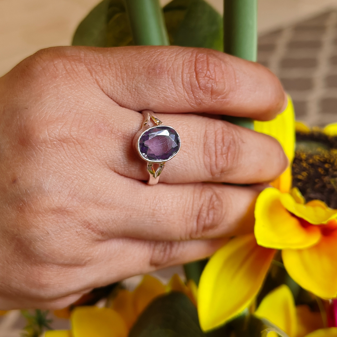 Blue sapphire silver ring (Neelam)